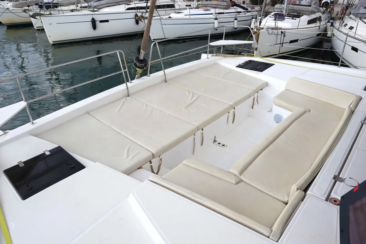 MEMORIES, a Bali Bali 4.1 catamaran at Parikia, Greece