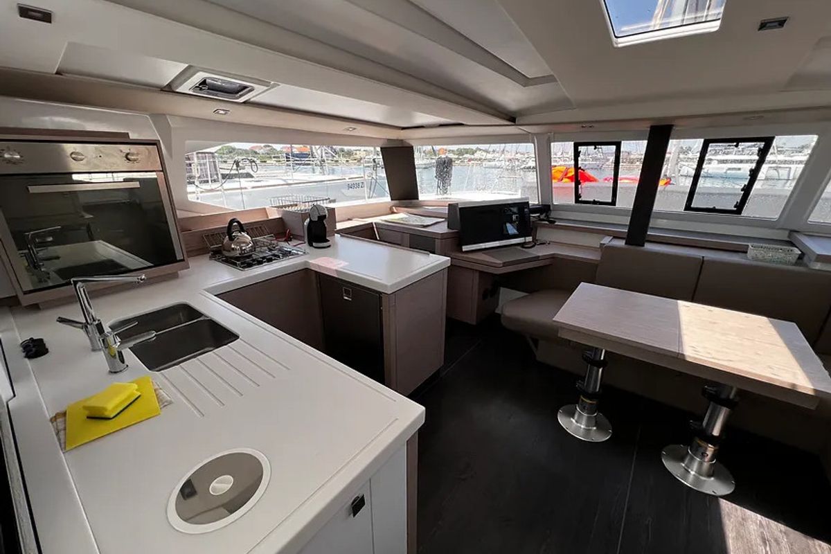 Salon of Jami, a Fountaine Pajot Astréa 42 catamaran at Grad Pula, Croatia