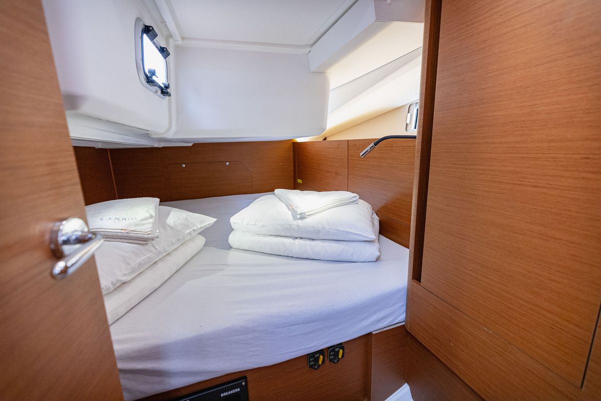 Cabin on Mikkamakka, a Jeanneau Sun Odyssey 440 sailboat at Grad Kaštela, Croatia