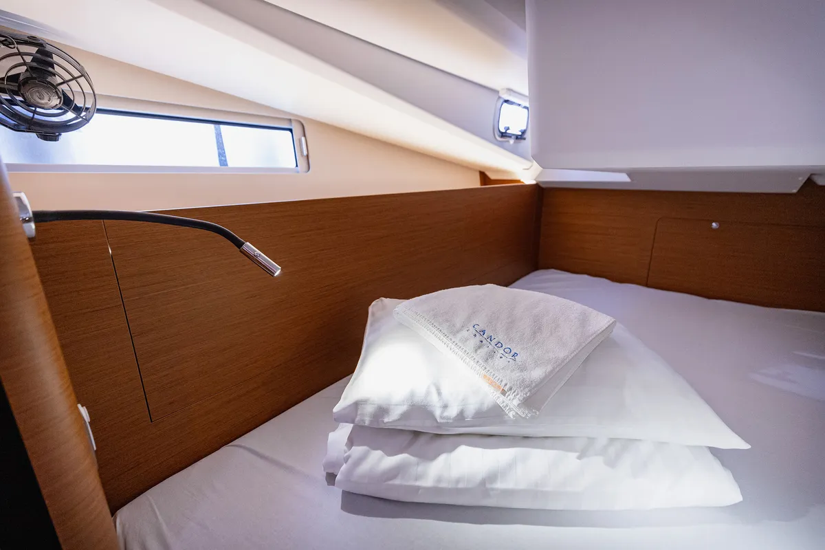 Cabin on Mikkamakka, a Jeanneau Sun Odyssey 440 sailboat at Grad Kaštela, Croatia