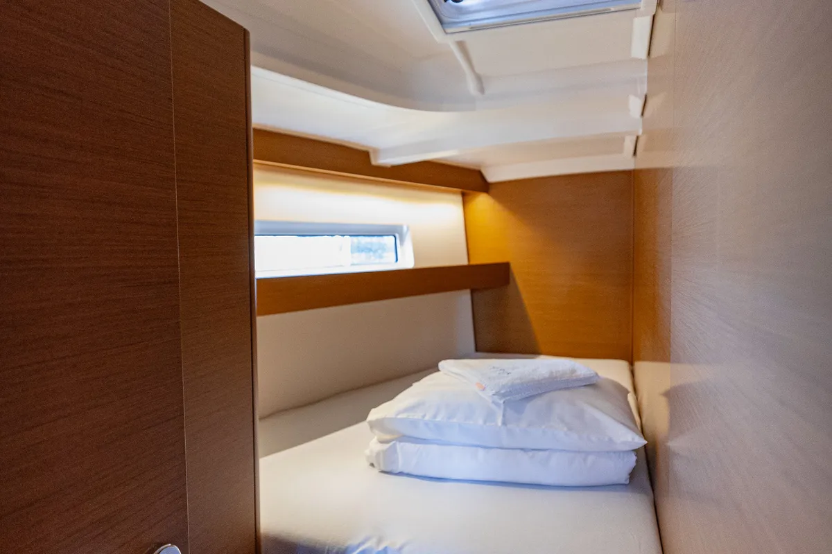 Cabin on Mikkamakka, a Jeanneau Sun Odyssey 440 sailboat at Grad Kaštela, Croatia