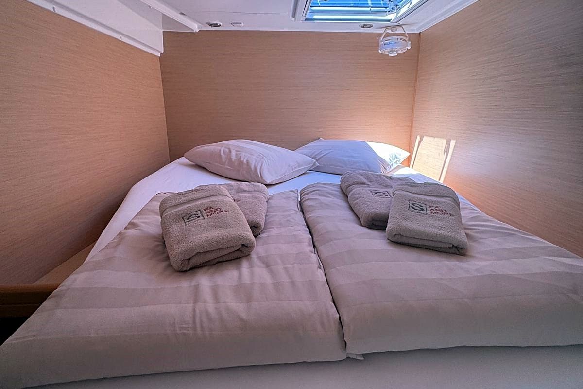 Cabin on Happiness, a Lagoon 421 catamaran at Općina Rogoznica, Croatia
