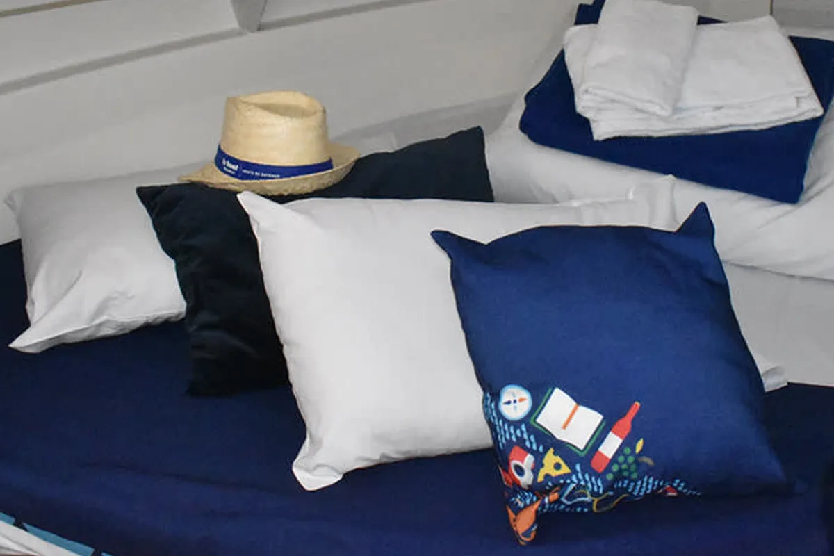 Cabin on Horizon 4, a Cygnet Horizon 4 motorboat at Castelnaudary, France