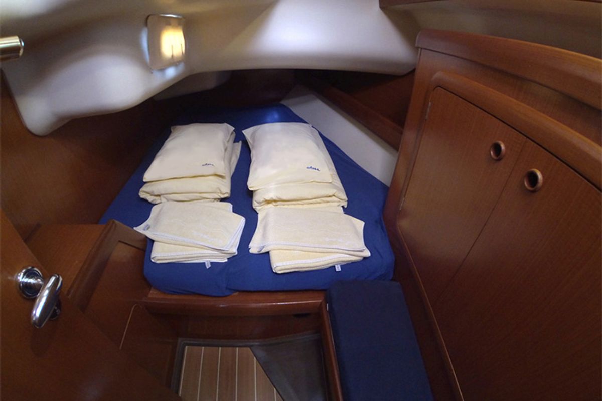 Cabin on Skalice, a Cantiere Del Pardo (Grand Soleil) Grand Soleil 43 sailboat at Grad Šibenik, Croatia