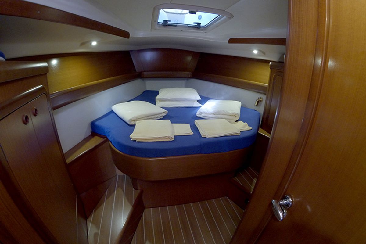 Cabin on Skalice, a Cantiere Del Pardo (Grand Soleil) Grand Soleil 43 sailboat at Grad Šibenik, Croatia