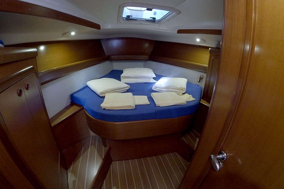 Cabin on Skalice, a Cantiere Del Pardo (Grand Soleil) Grand Soleil 43 sailboat at Grad Šibenik, Croatia