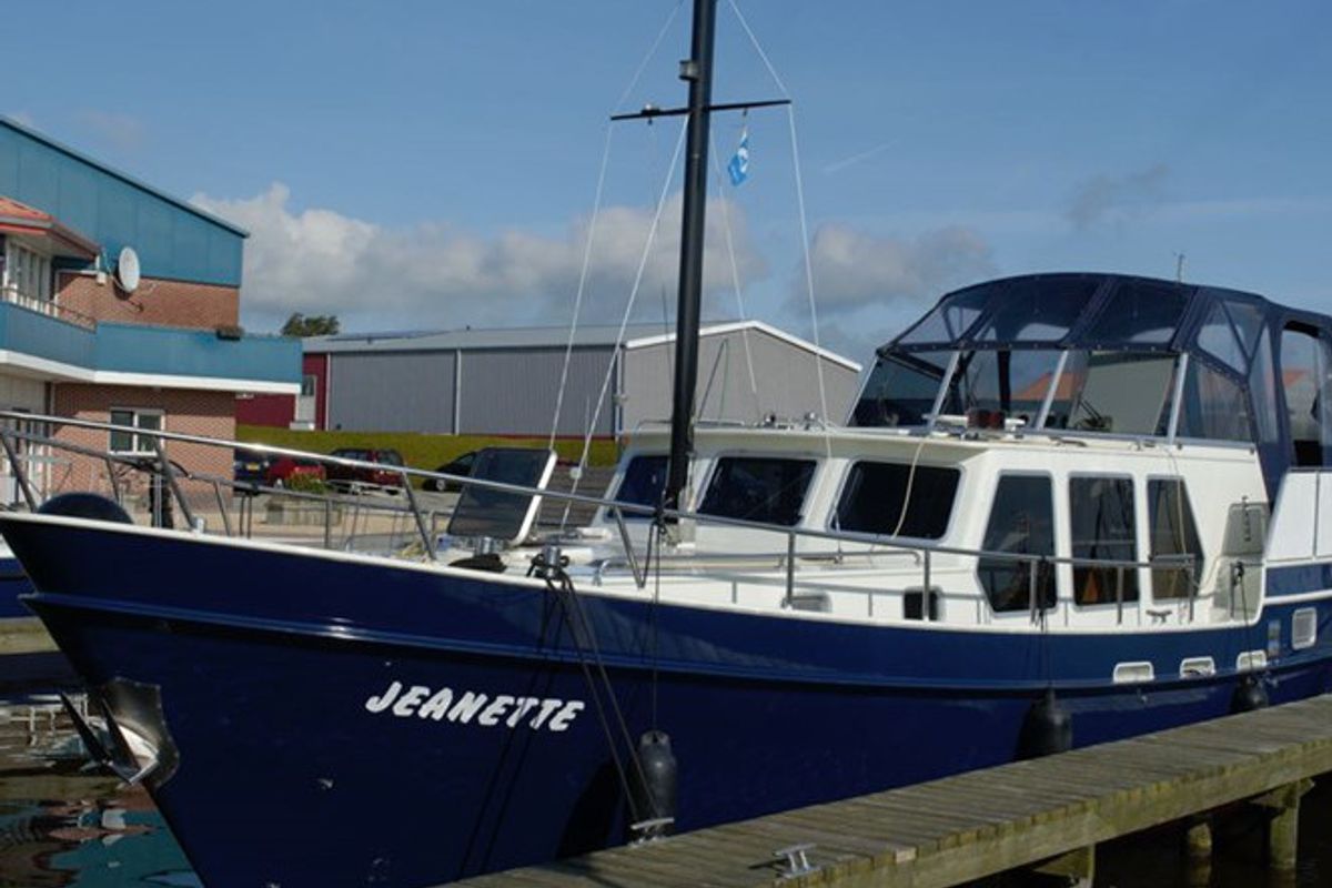 Exterior view of Jeanette, a De Drait Kotterjacht 12.2 GL motorboat at Woudsend, Netherlands