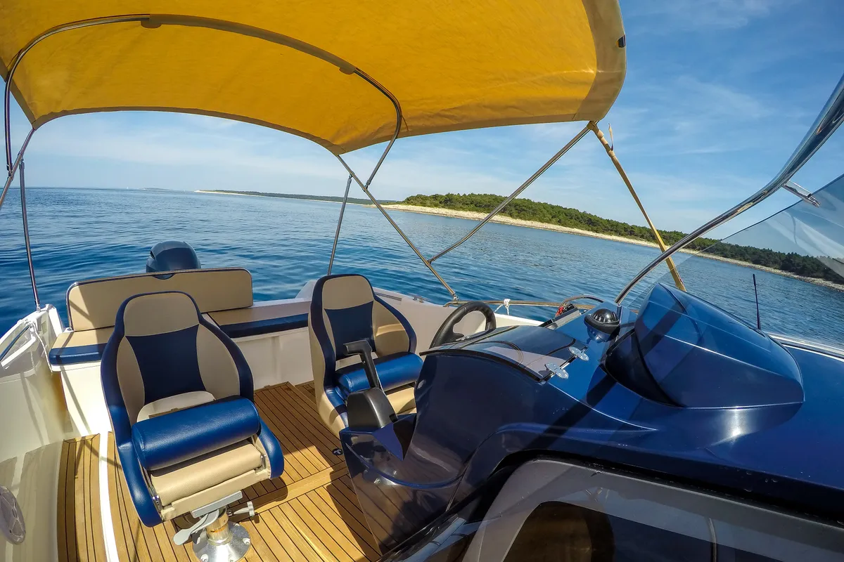 Cockpit of 253065ML, a Galeon Galia 630 motorboat at Mali Lošinj, Croatia
