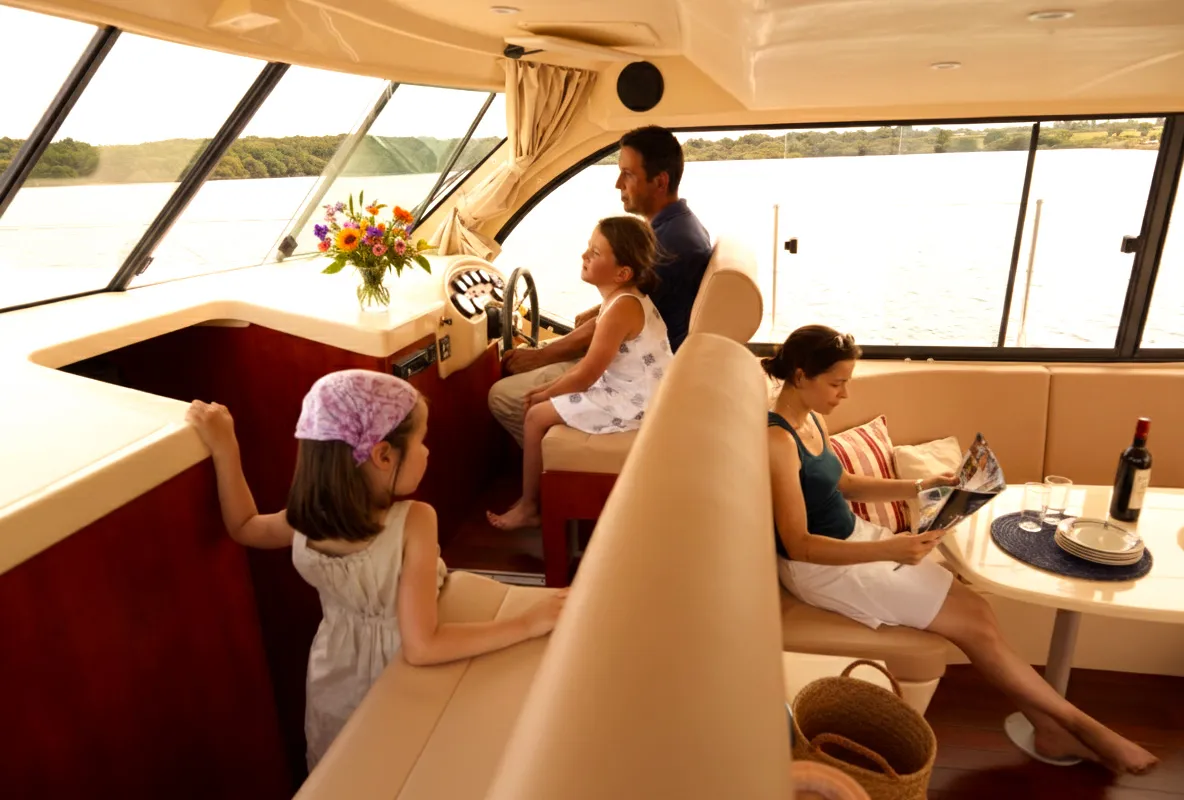 Cruiser Premium 8/10 Pers., a Nicols Nicols Estivale Octo motorboat at Tokaj, Hungary