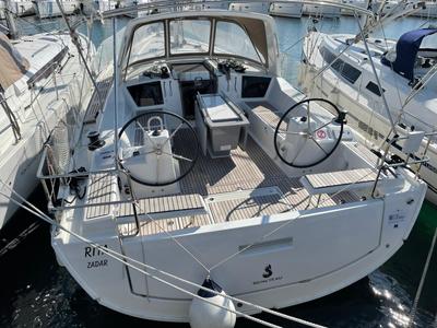 Cockpit of RITA, a Beneteau Oceanis 41.1 sailboat at Općina Sukošan, Croatia