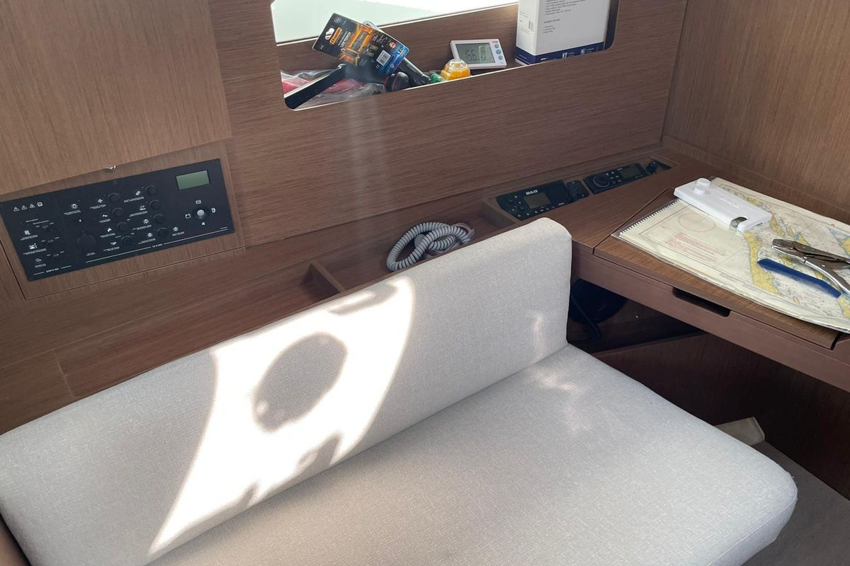 Salon of RITA, a Beneteau Oceanis 41.1 sailboat at Općina Sukošan, Croatia