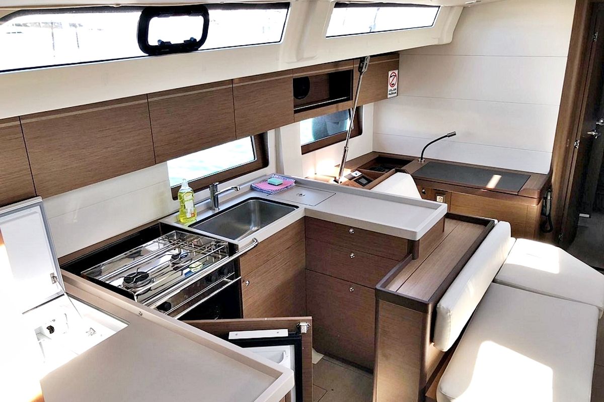 Galley of Pearl Dreams, a Beneteau Oceanis 51.1 sailboat at Općina Sukošan, Croatia