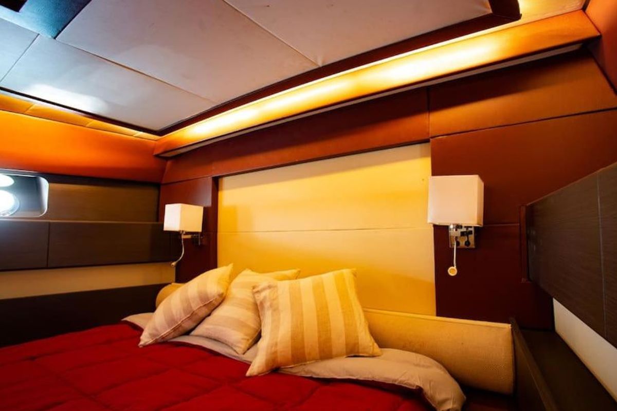 Cabin on Maeva Star, a Leopard 23 yacht at Syracuse, Italy