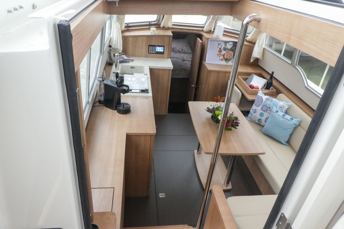 Galley of Mi Tiempo, a Linssen Grand Sturdy 35.0 AC motorboat at Mirow, Germany