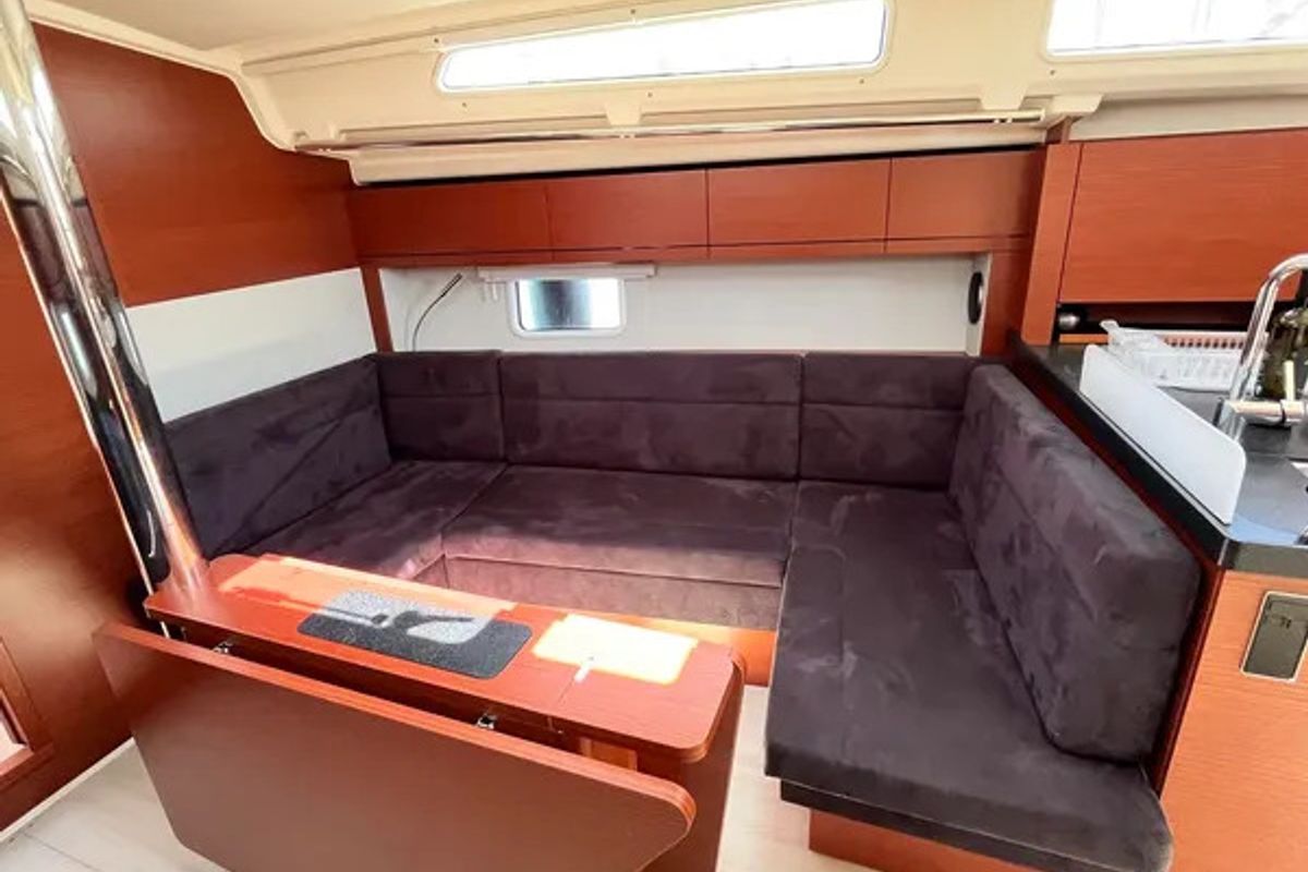 Salon of Eugene, a Hanse Yachts Hanse 418 sailboat at Municipal Unit of Ellomenos, Greece