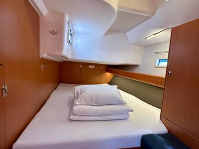 Cabin on Simba, a Bavaria Cruiser 46 sailboat at Općina Sukošan, Croatia
