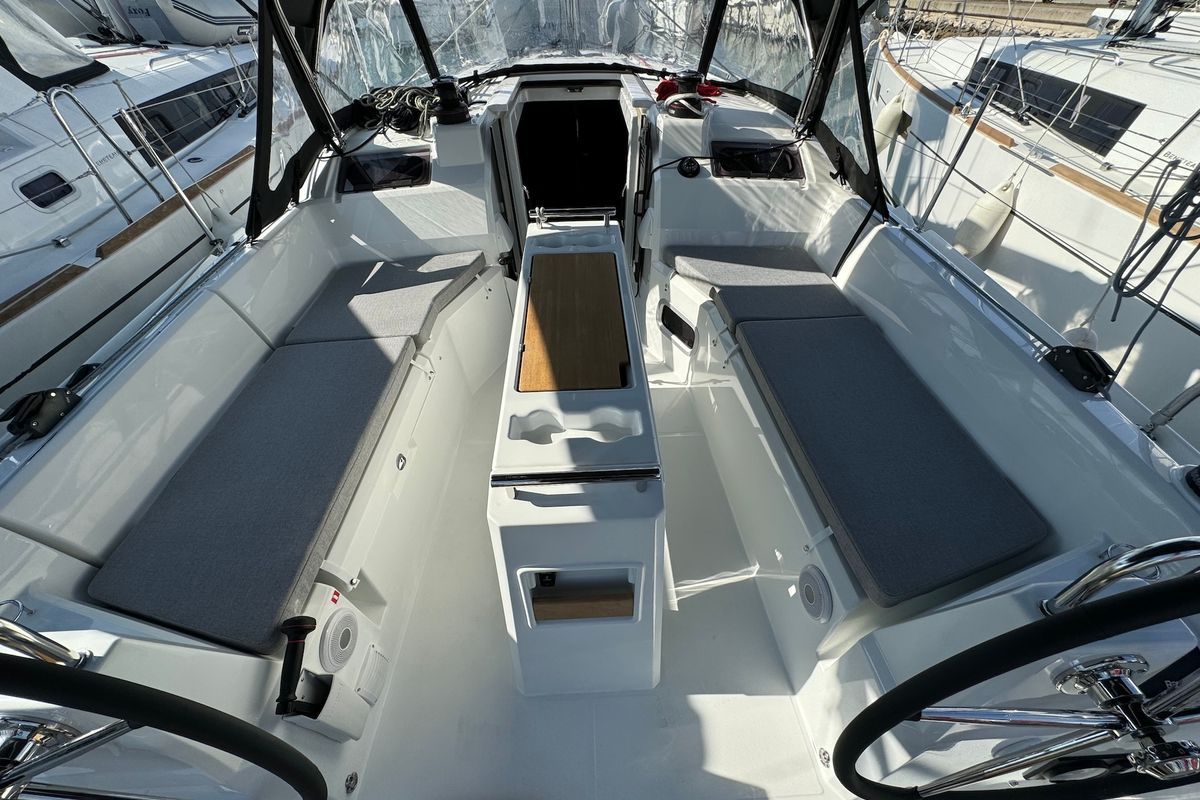 Cockpit of Arnie, a Beneteau Oceanis 34.1 sailboat at Općina Sukošan, Croatia