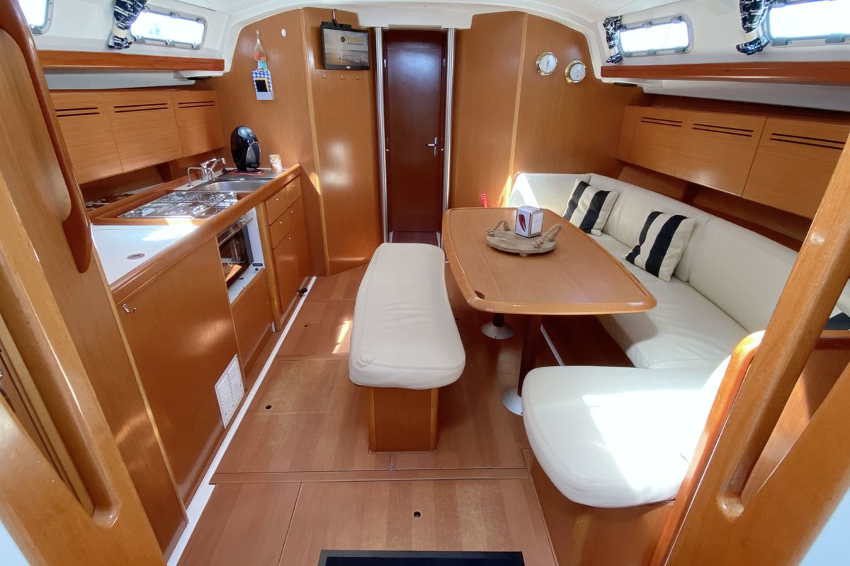Salon of Fix, a Beneteau Cyclades 43.4 sailboat at Heiligenhafen, Germany