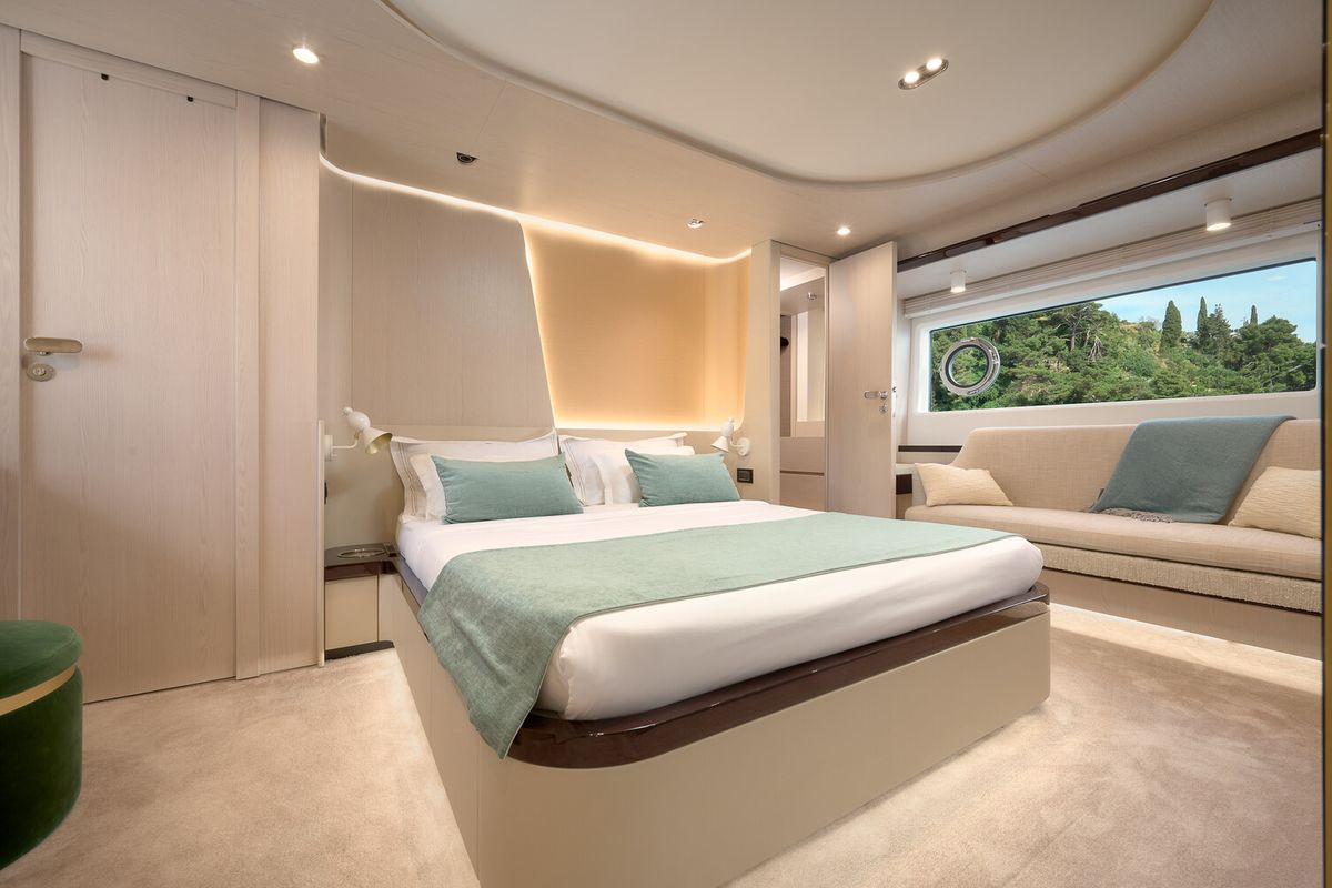 Cabin on Viva, a Azimut 78 Fly yacht at Podstrana - Miljevac, Croatia