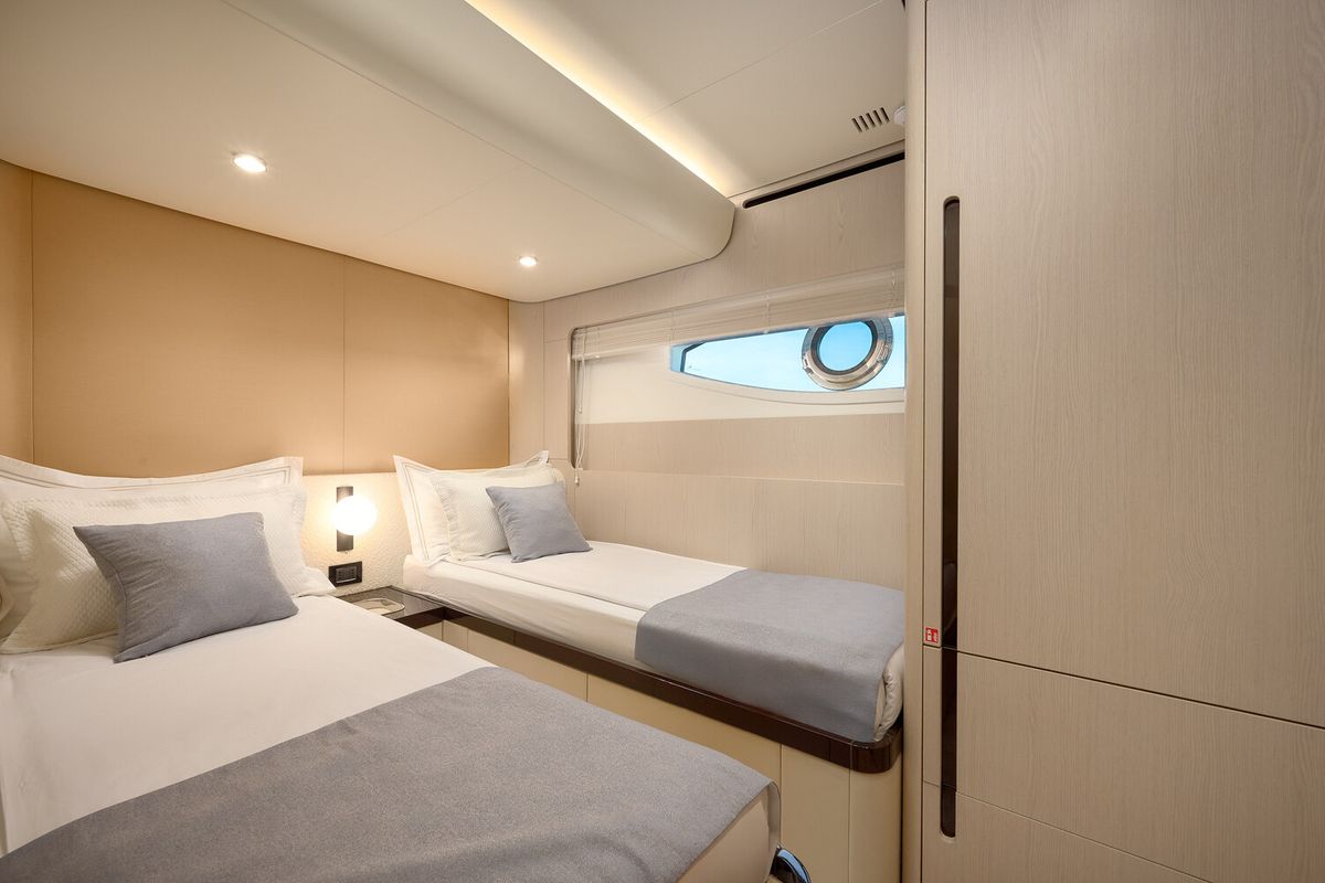 Cabin on Viva, a Azimut 78 Fly yacht at Podstrana - Miljevac, Croatia