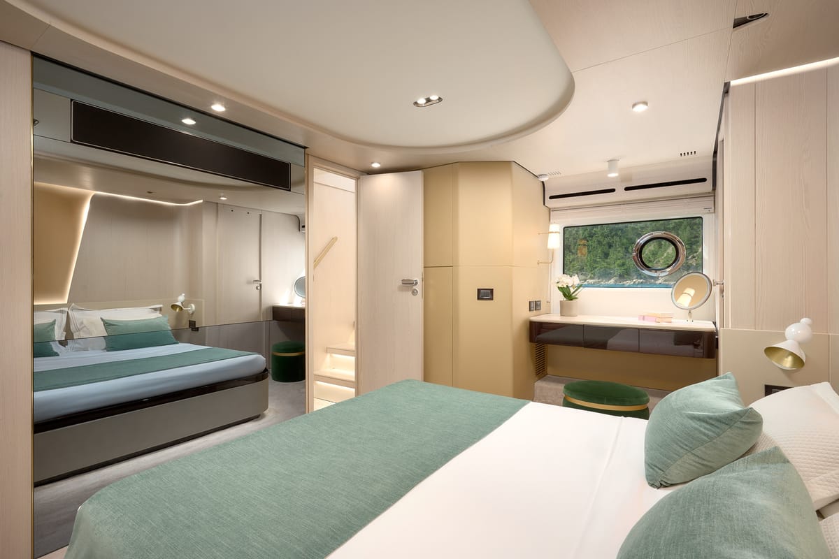 Cabin on Viva, a Azimut 78 Fly yacht at Podstrana - Miljevac, Croatia