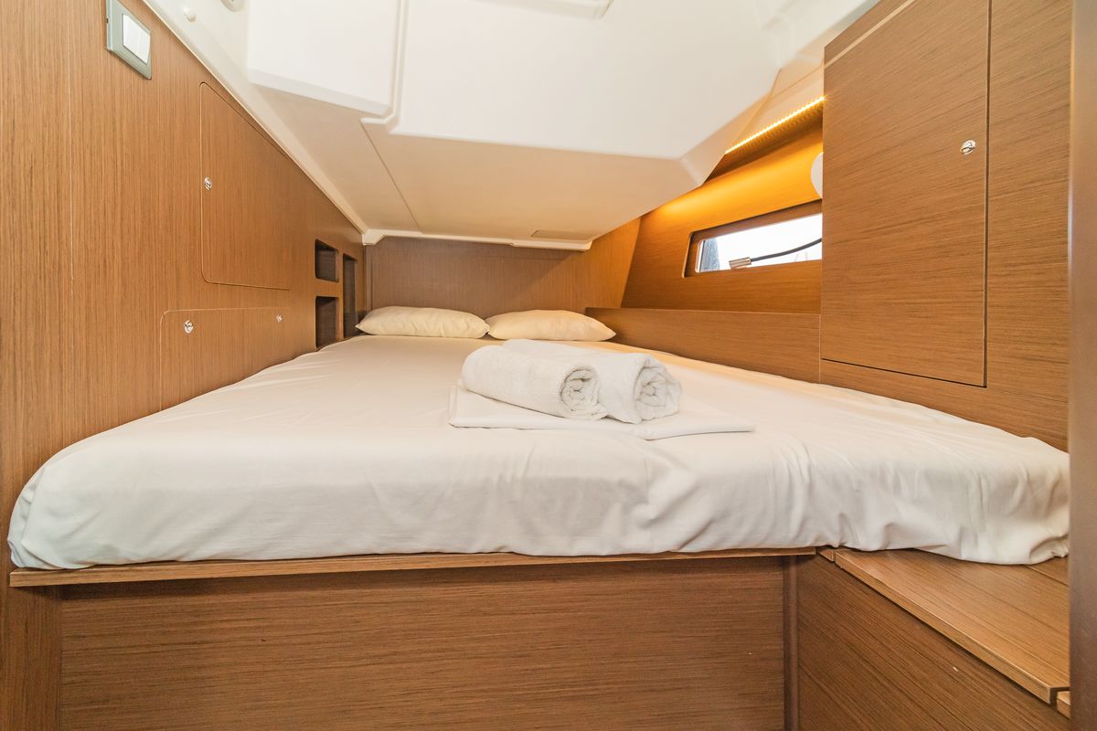 Cabin on Paradisea, a Beneteau Oceanis 46.1 sailboat at Gouvia, Greece