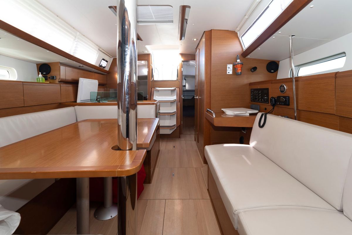 Salon of Bar Elli, a Jeanneau Sun Odyssey 389 sailboat at Palma de Mallorca, Spain