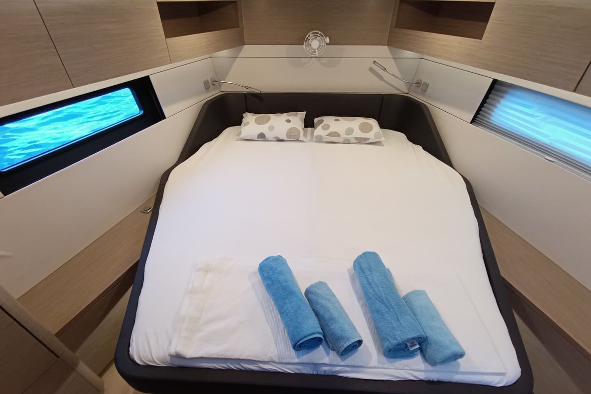 Cabin on Binlik, a Hanse Yachts Hanse 460 sailboat at Fethiye, Turkey