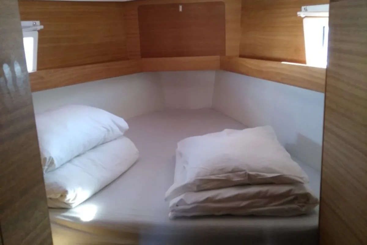 Cabin on Sea Cloud 3, a Elan Impression 45.1 sailboat at Grad Pula, Croatia