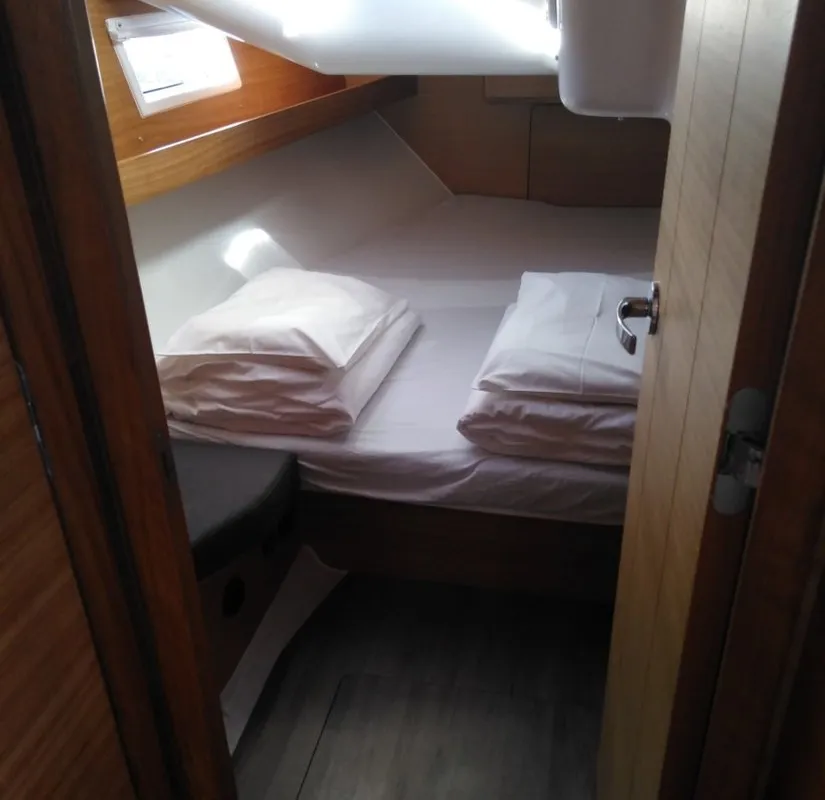 Cabin on Sea Cloud 3, a Elan Impression 45.1 sailboat at Grad Pula, Croatia