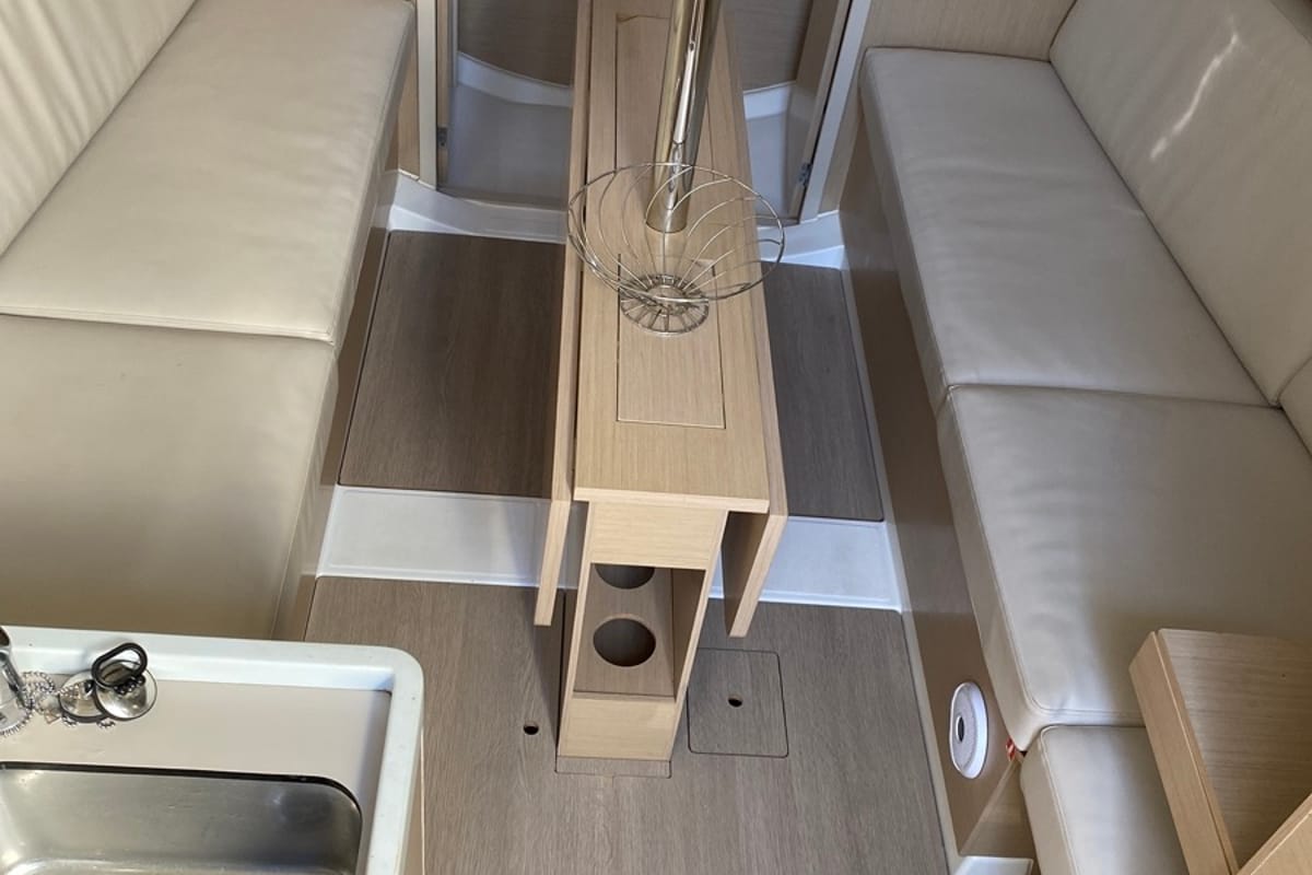Salon of Carina, a Beneteau Oceanis 30.1 sailboat at Olbia, Italy