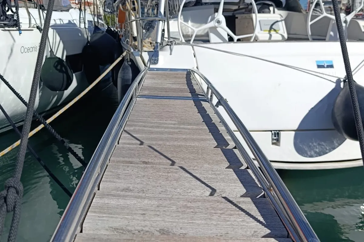 BLUE PEARL, a Bavaria Bavaria 41 Cruiser sailboat at Athens, Greece