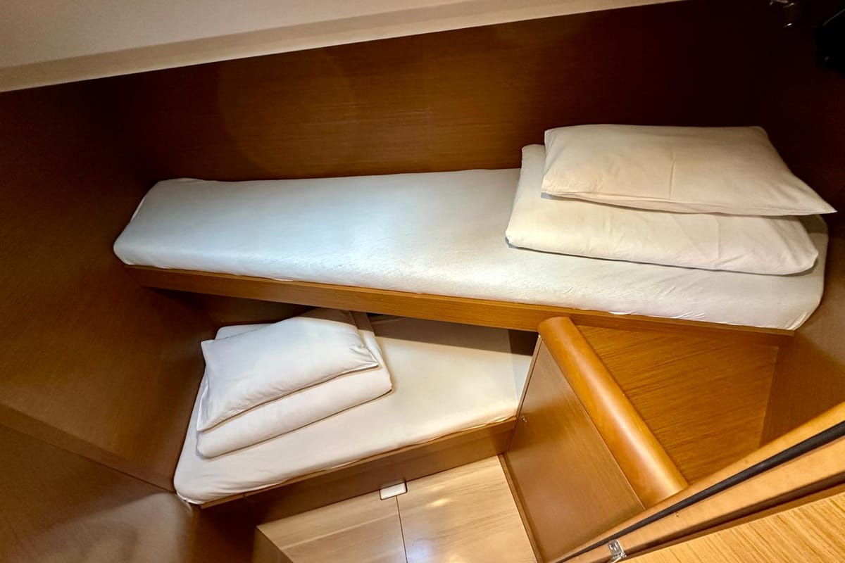Cabin on Hallyday, a Jeanneau Sun Odyssey 449 sailboat at Općina Sukošan, Croatia