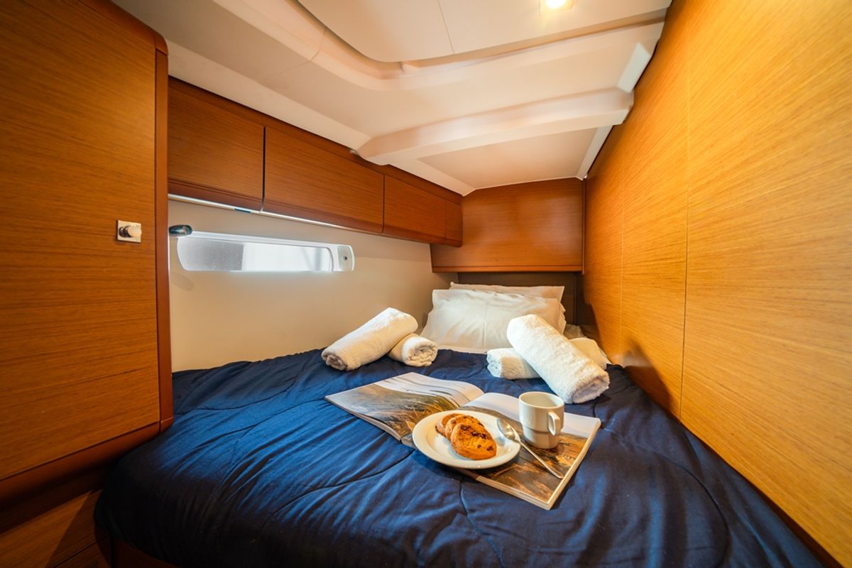 Cabin on Juicy Lucy, a Jeanneau Sun Odyssey 519 sailboat at Municipal Unit of Nea Peramos, Greece