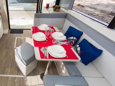 Salon of Horizon 1 - Premier 16, a Cygnet Horizon 1 motorboat at Saint-Gilles, France