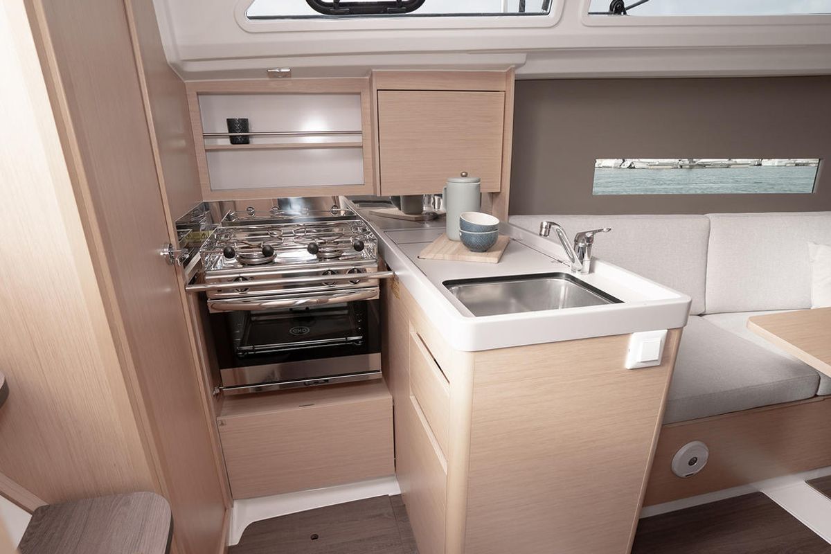 Galley of No name, a Beneteau Oceanis 30.1 sailboat at Port Navalo, France