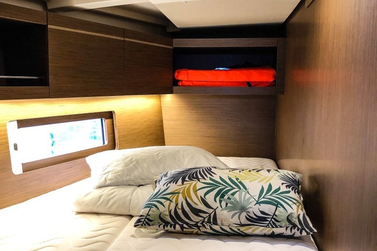 Cabin on Nemo, a Beneteau Oceanis 46.1 sailboat at Općina Medulin, Croatia