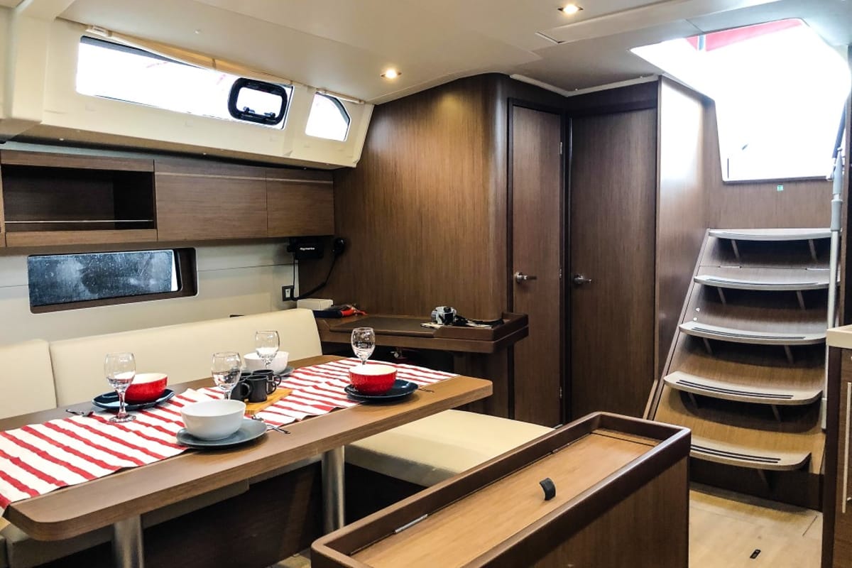 Salon of Nemo, a Beneteau Oceanis 46.1 sailboat at Općina Medulin, Croatia