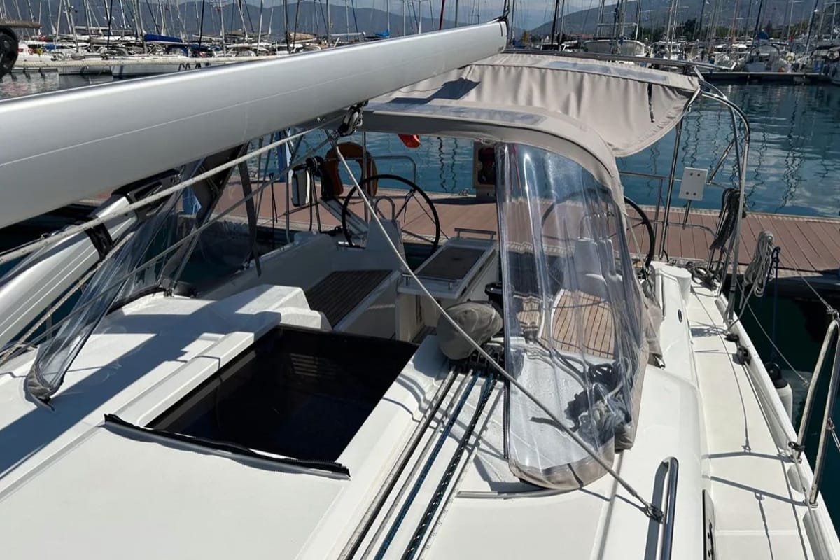 Deck of Sail Lynx, a Beneteau Oceanis 34.1 sailboat at Fethiye, Turkey
