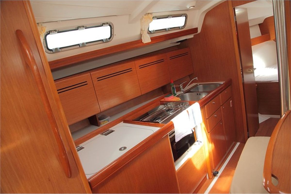 Galley of Bleu Note, a Beneteau Cyclades 39 sailboat at Yerseke, Netherlands