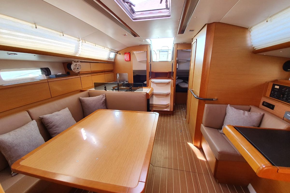 Salon of T-Punch, a Jeanneau Sun Odyssey 409 sailboat at Baan Salak Phet, Thailand