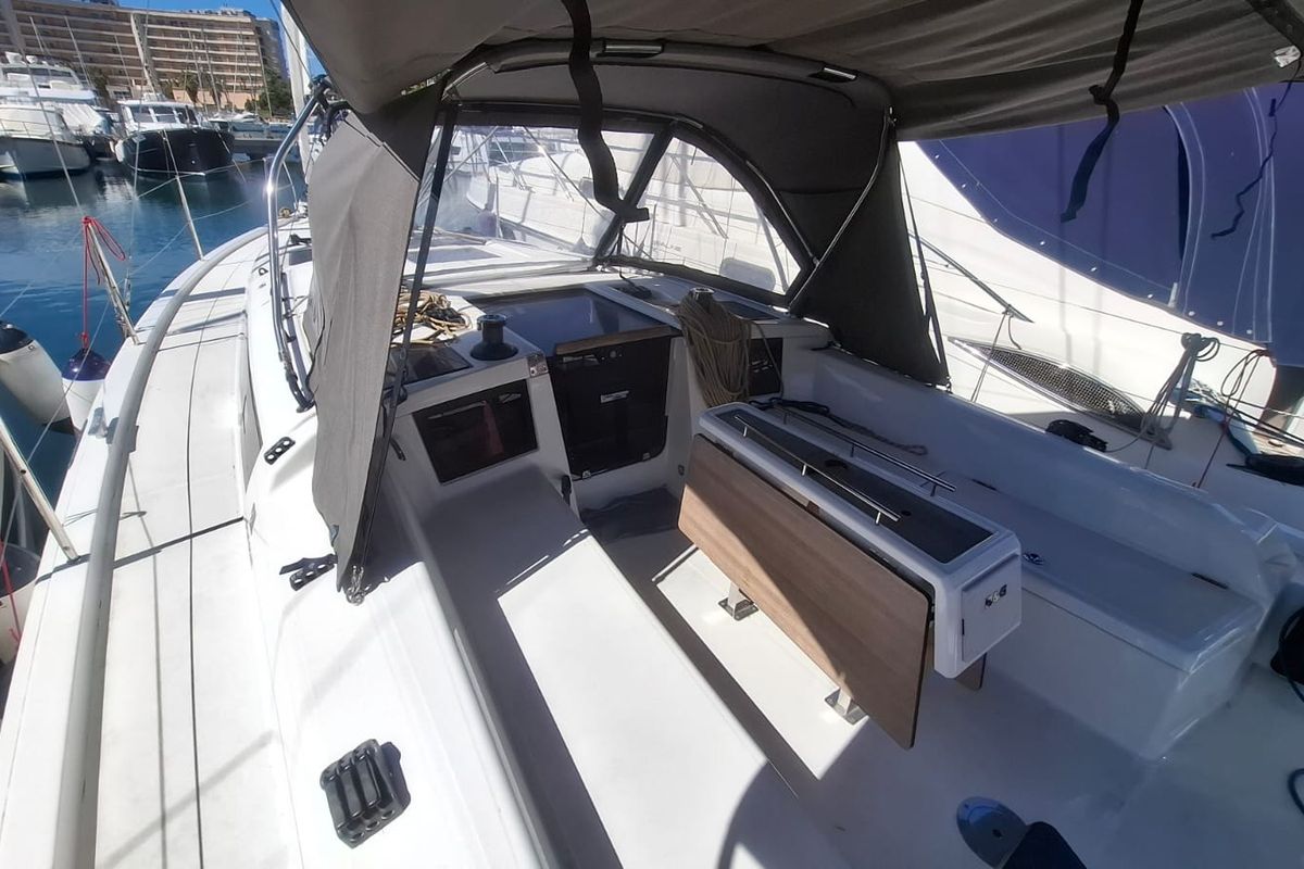 Cockpit of Nala, a Dufour 37 sailboat at Tonnarella, Italy