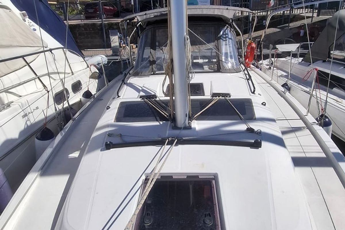 Deck of Nala, a Dufour 37 sailboat at Tonnarella, Italy
