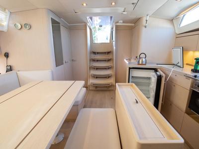 Salon of Filìa, a Beneteau Oceanis 46.1 sailboat at Capo d'Orlando, Italy