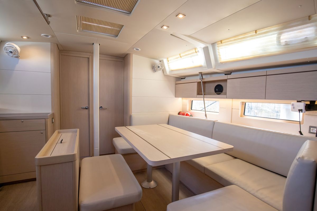 Salon of Filìa, a Beneteau Oceanis 46.1 sailboat at Capo d'Orlando, Italy