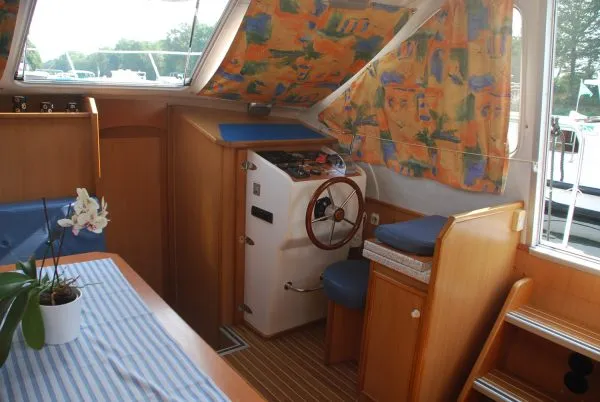 2514, a Tarpon Tarpon 37 DP motorboat at Mittersheim, France