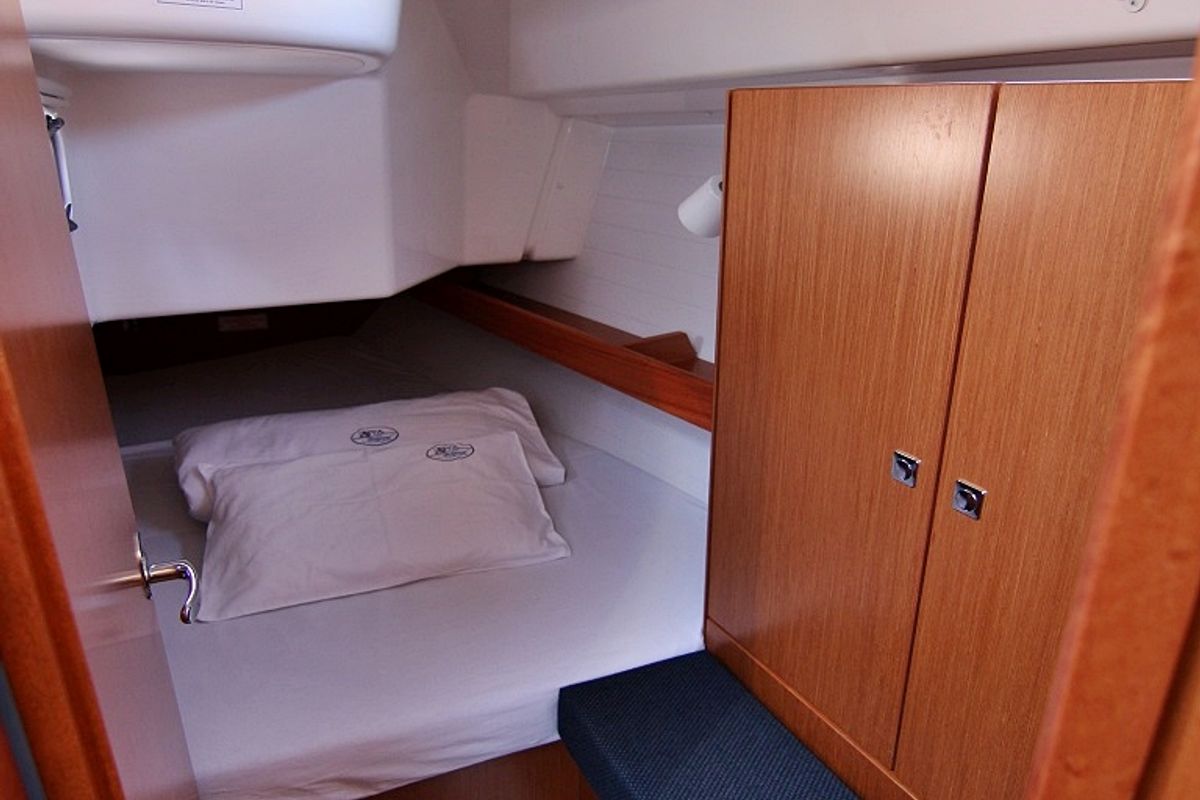 Cabin on Bella, a Bavaria Cruiser 34 sailboat at Općina Sukošan, Croatia