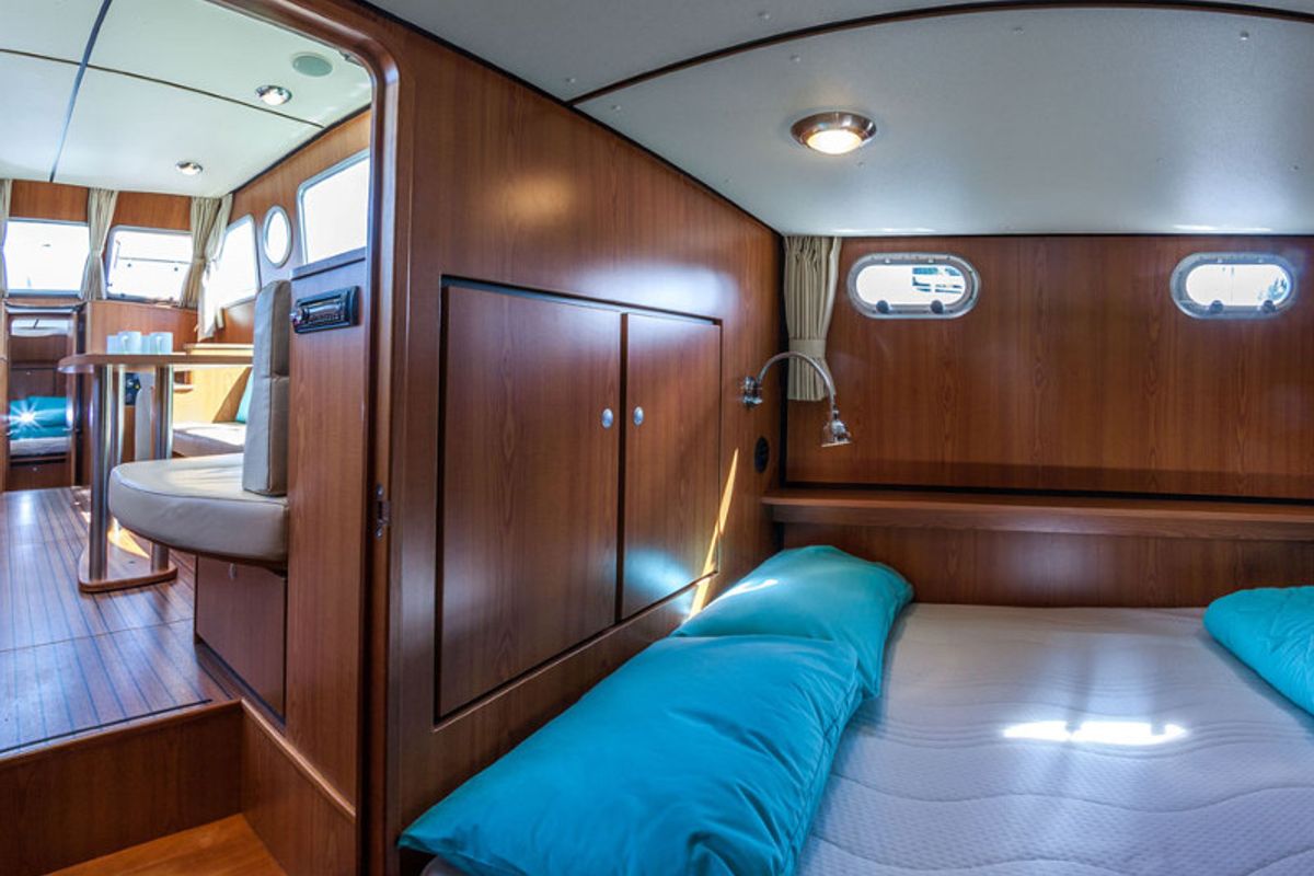 Cabin on 349GS-13, a Linssen Grand Sturdy 34.9 motorboat at County Offaly, Ireland