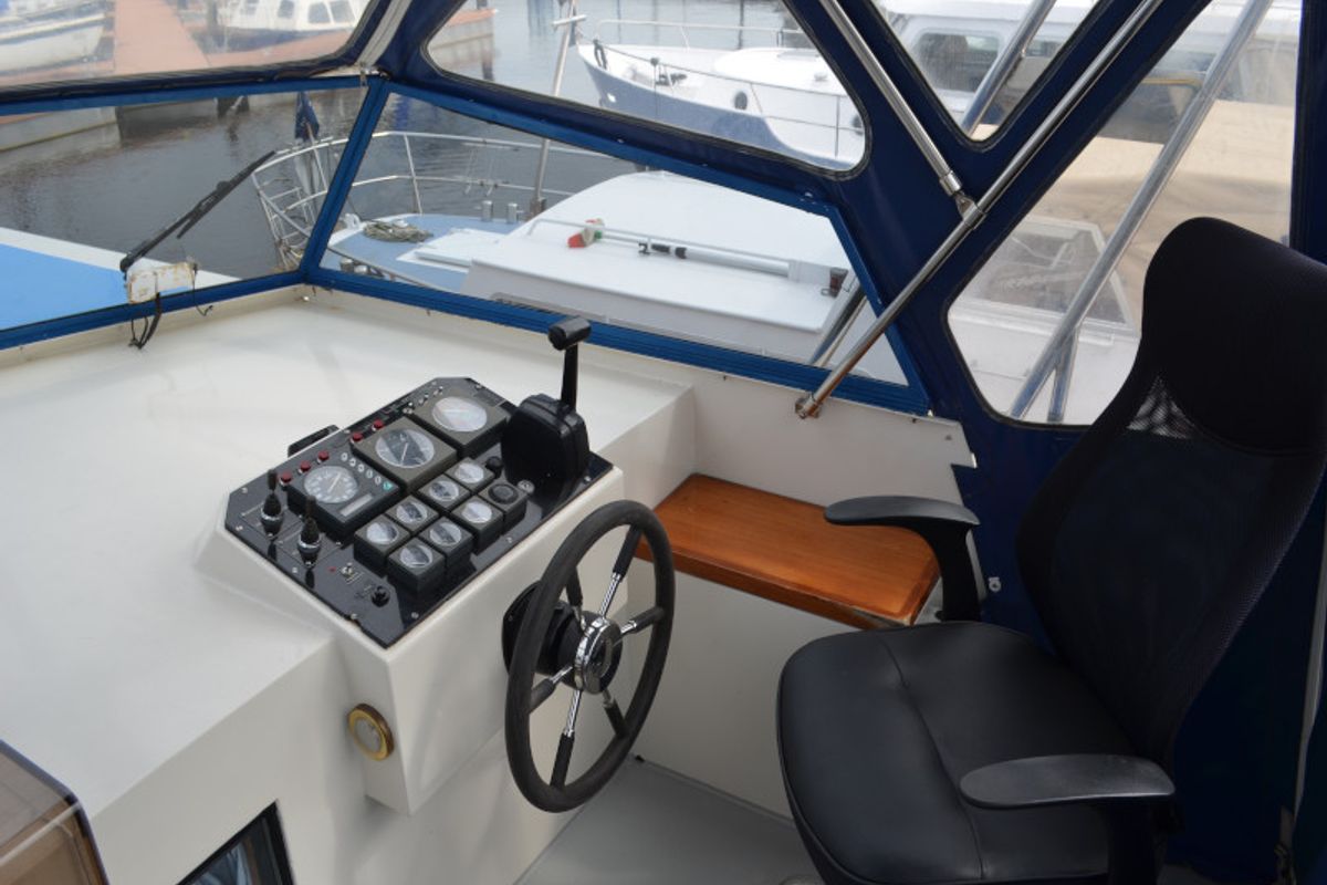 Cockpit of Lady Love, a De Drait Safari Houseboat 1050 motorboat at Drachten, Netherlands