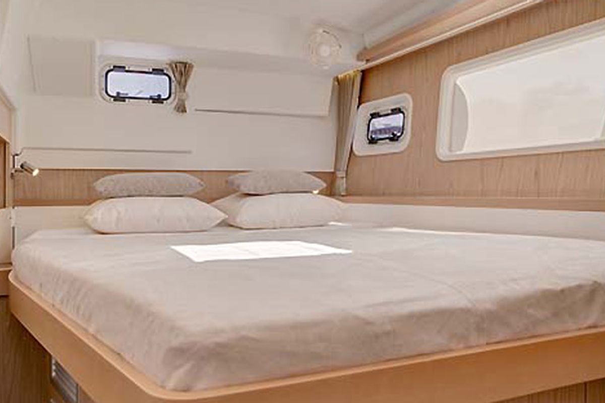 Cabin on Mare Quiero, a Lagoon 400 catamaran at Bodrum, Turkey